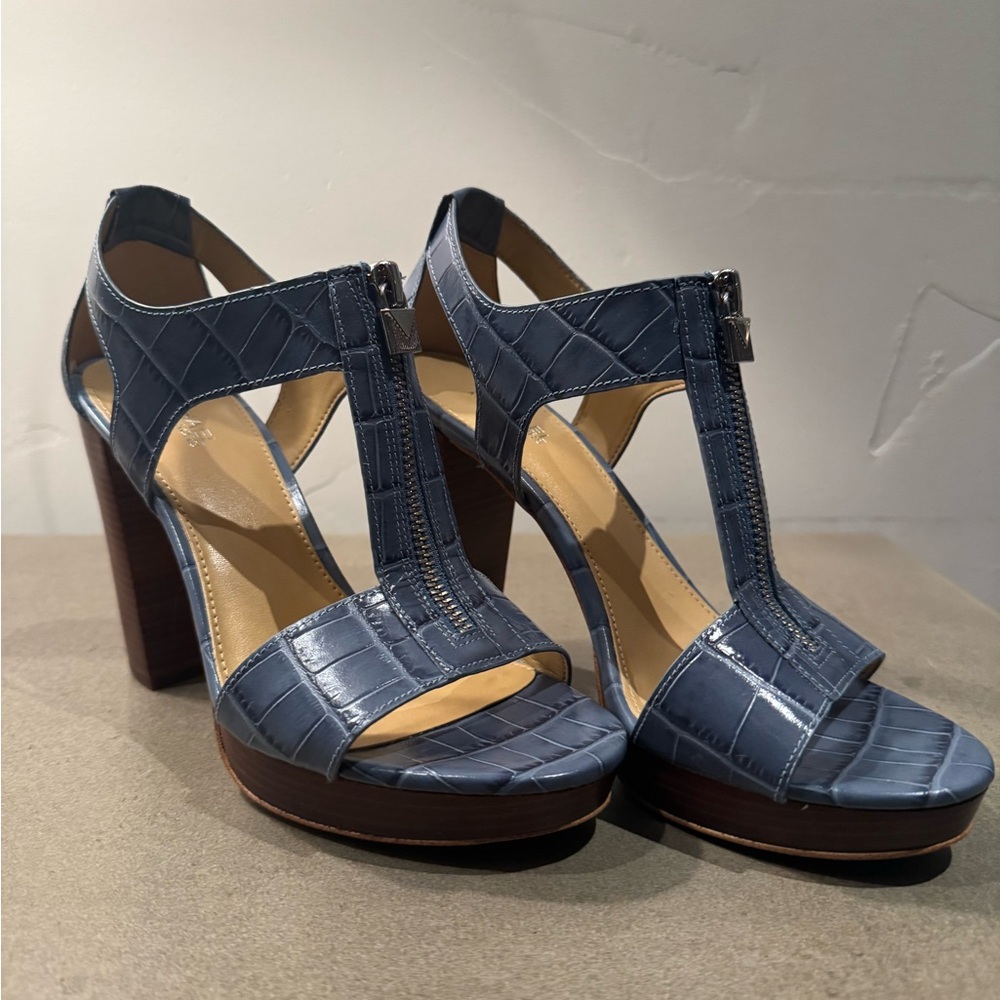 Michael Kors Berkley Lock Sandal